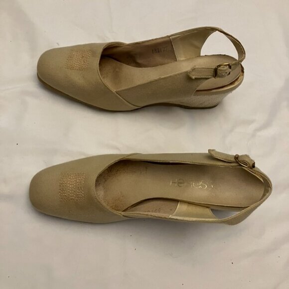 Vintage Slingback Beige Espadrilles - Picture 2 of 7